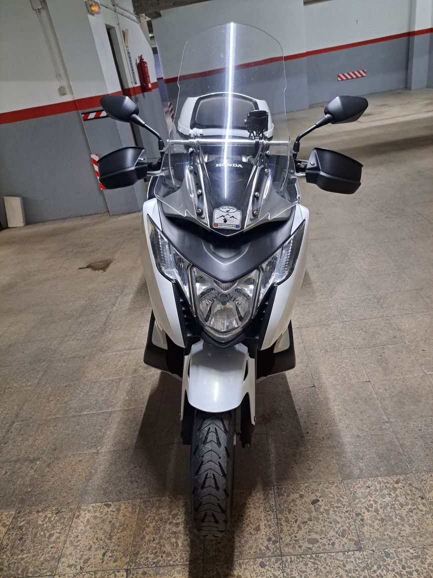 Honda Integra 700
