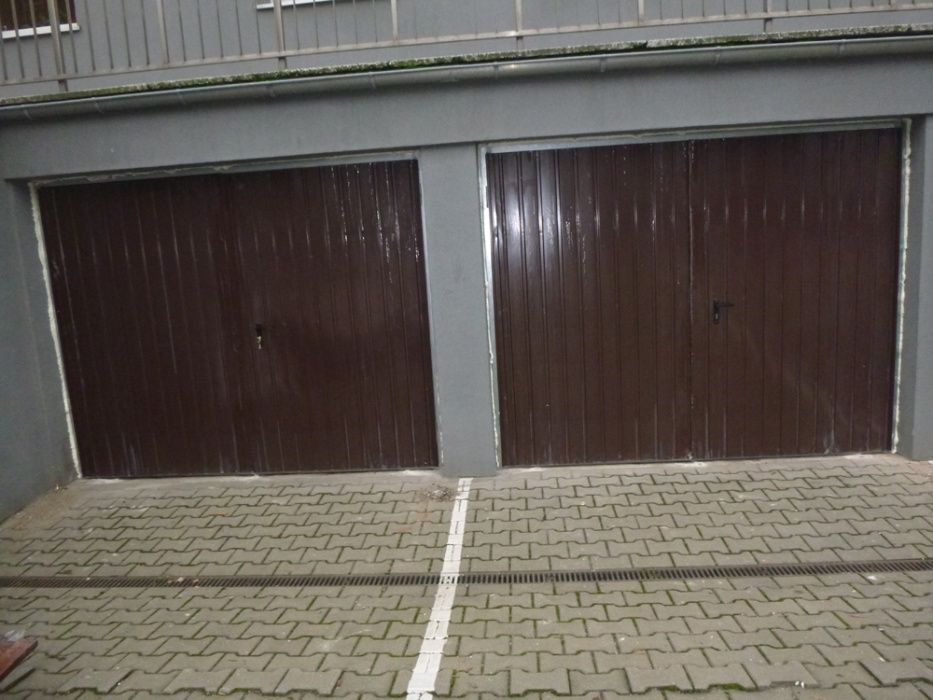 Brama garażowa dwuskrzydłowa na wymiar Bramy garażowe Brama uchylna