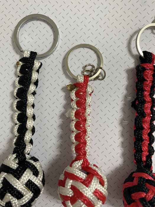 Porta chaves feitos à mão/ paracord