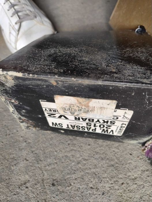 Bagażnik dachowy na zintegrowane relingi do volkswagena Passata B8