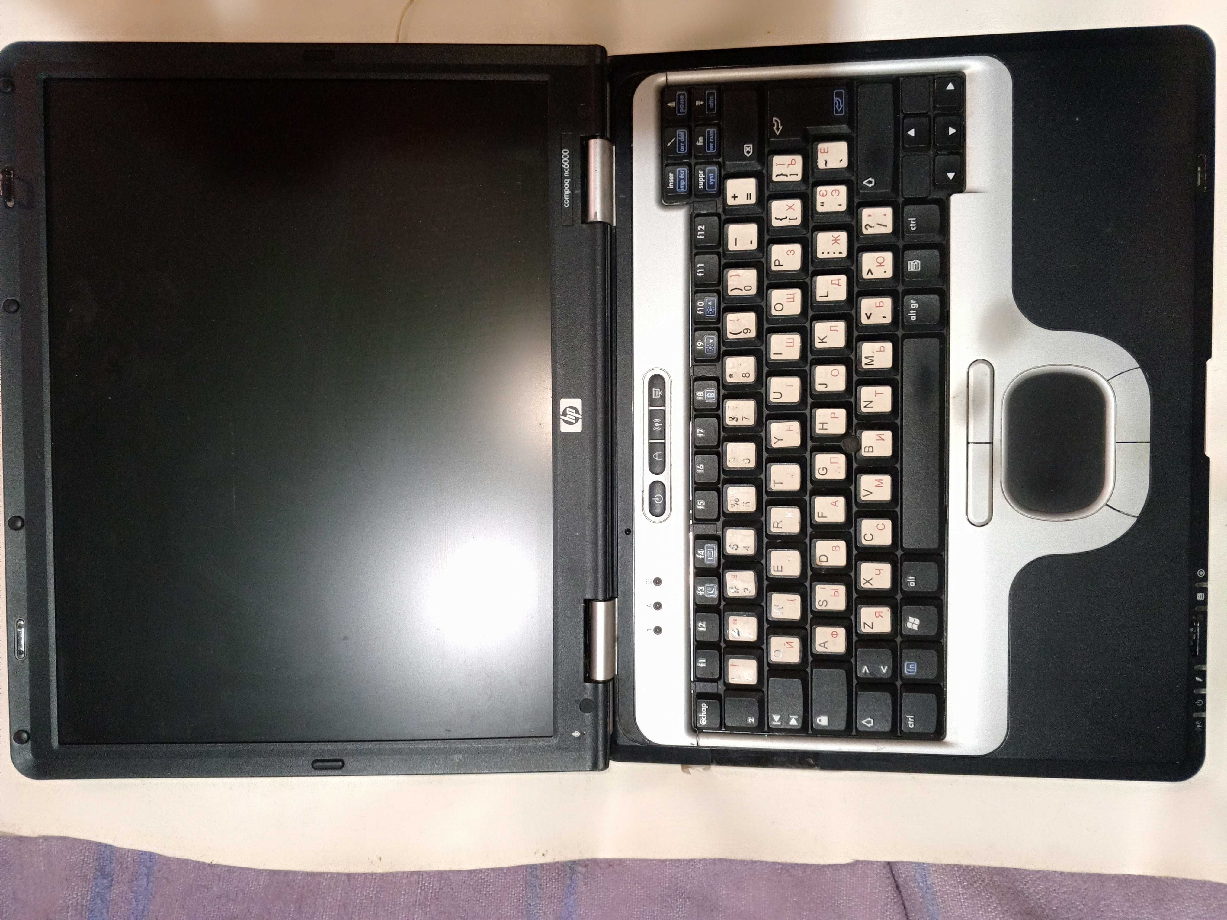 Ноутбук HP Compaq nc6000  (LPT, DB-25, (RS-232) - DB-9) (FR).