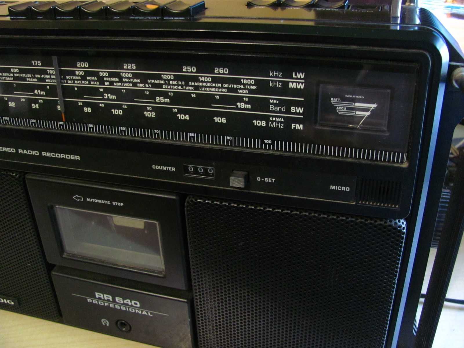 Radiomagnetofon przenośny Grundig