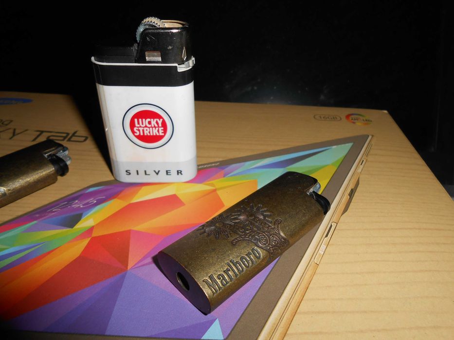 Zapalniczka Malboro Bic i Lucky Strike Red DJEEP