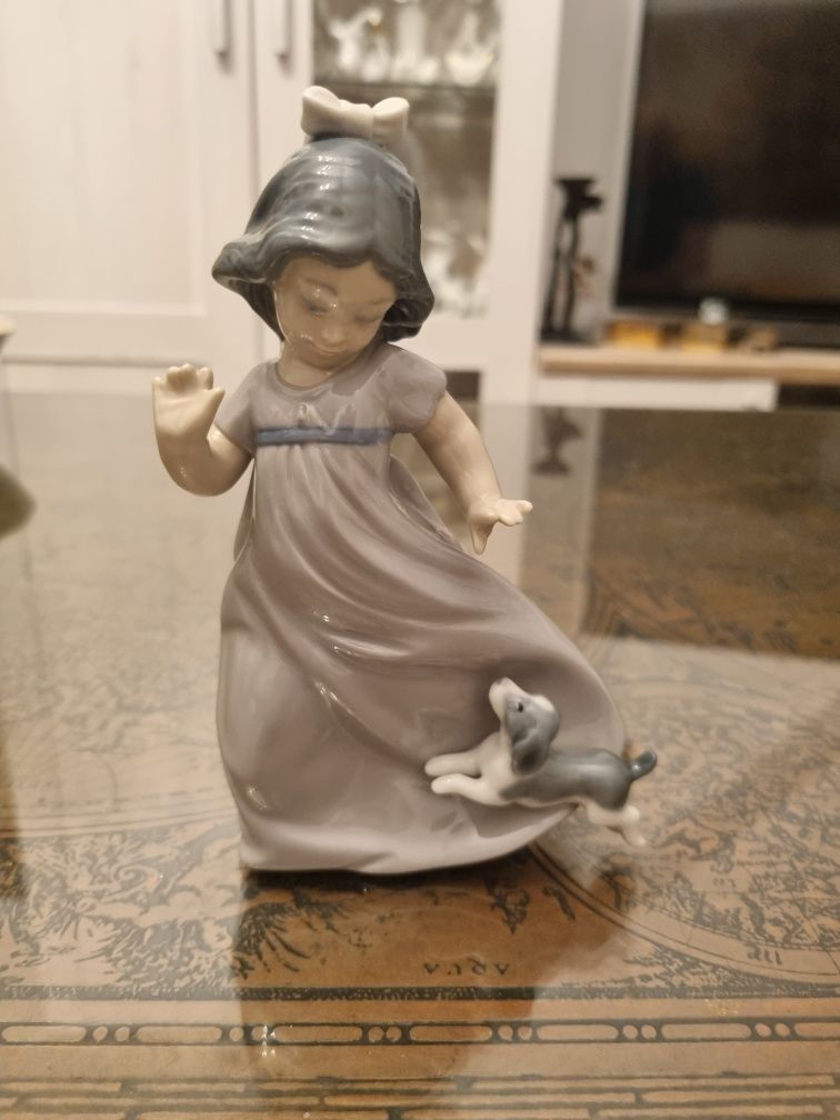 Porcelanowa figurka-Lladro Nao Hiszpania