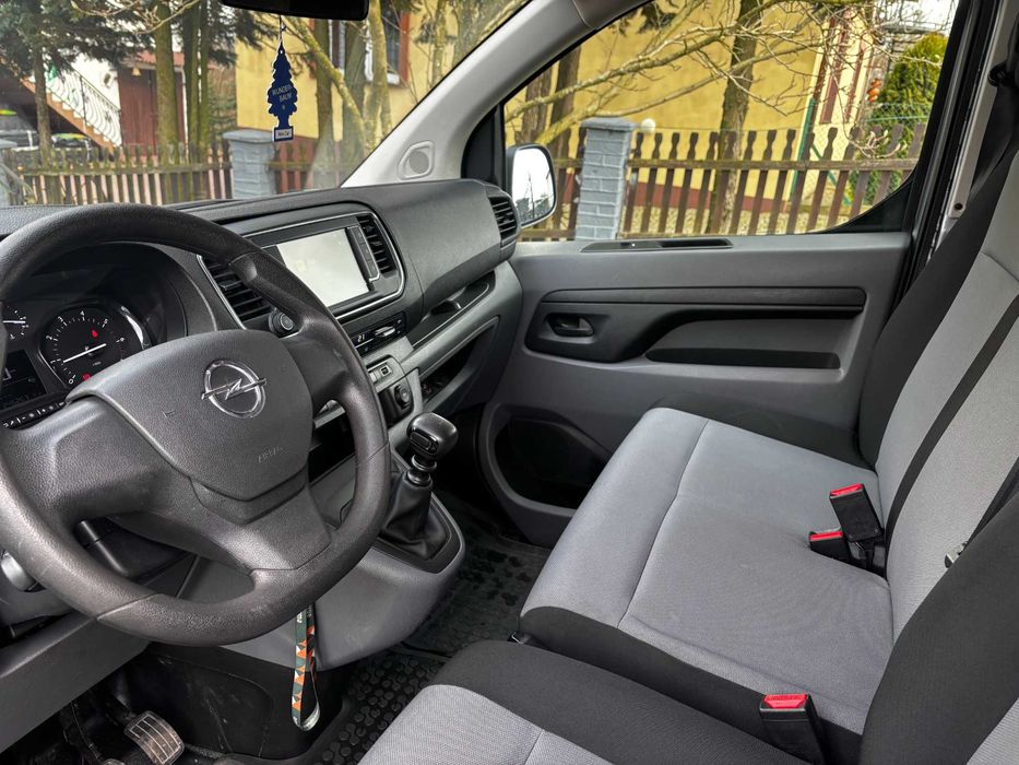 Opel Vivaro 9 osobowy max , długi 2,0 diesel 60500 + Vat