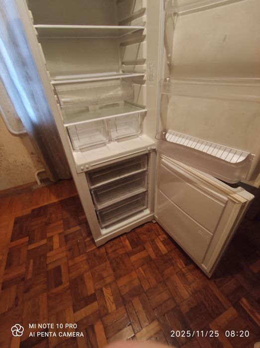 Холодильник Hotpoint Ariston