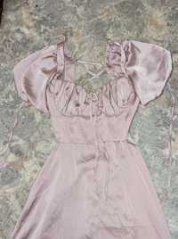 Жіноче легке рожеве плаття