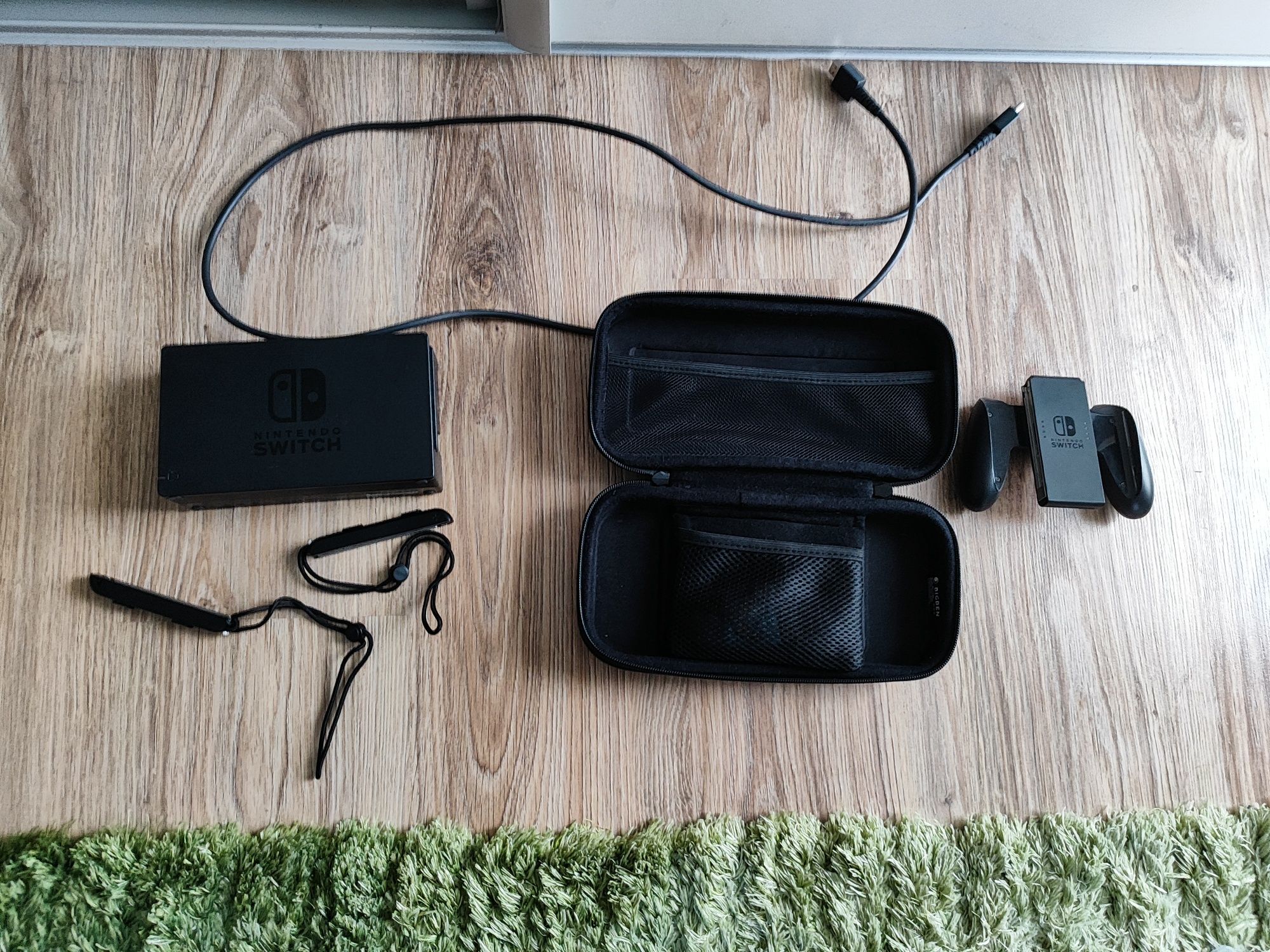 Nintendo switch kolor czarny +6 gier i dodatki