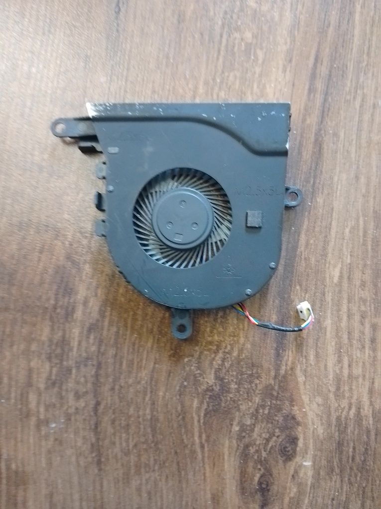 Dell Inspiron 17 5767  wentylator