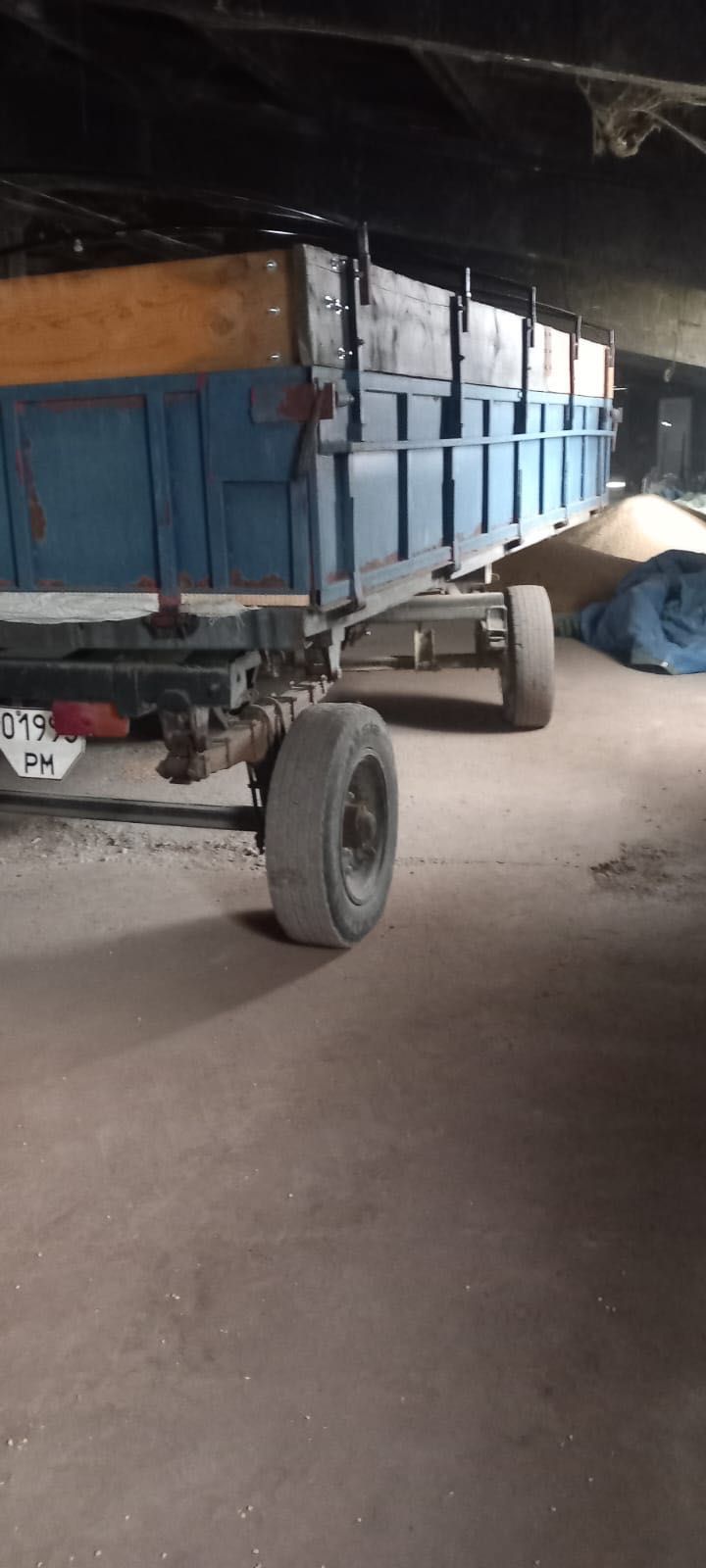 Причіп для тракторів