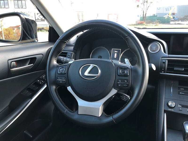 Продам Lexus IS 2020