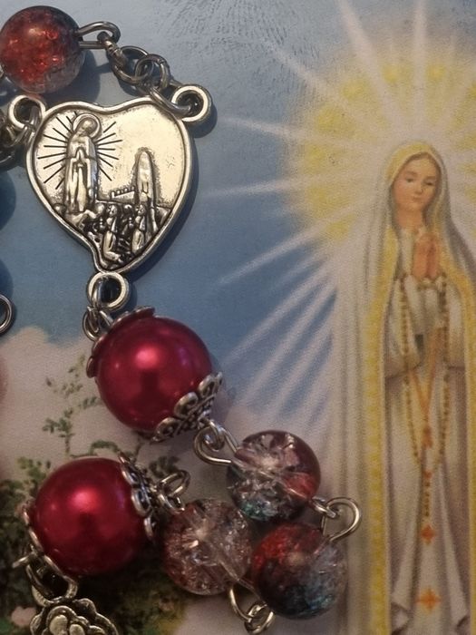 Przepiękny kolorowy szklany Różaniec z Fatimy z pięknym krzyżykiem.Por