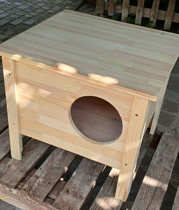 Хатка для кота та невеликої собаки