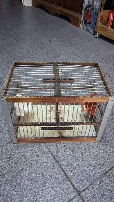 4 gaiolas por 35 €.