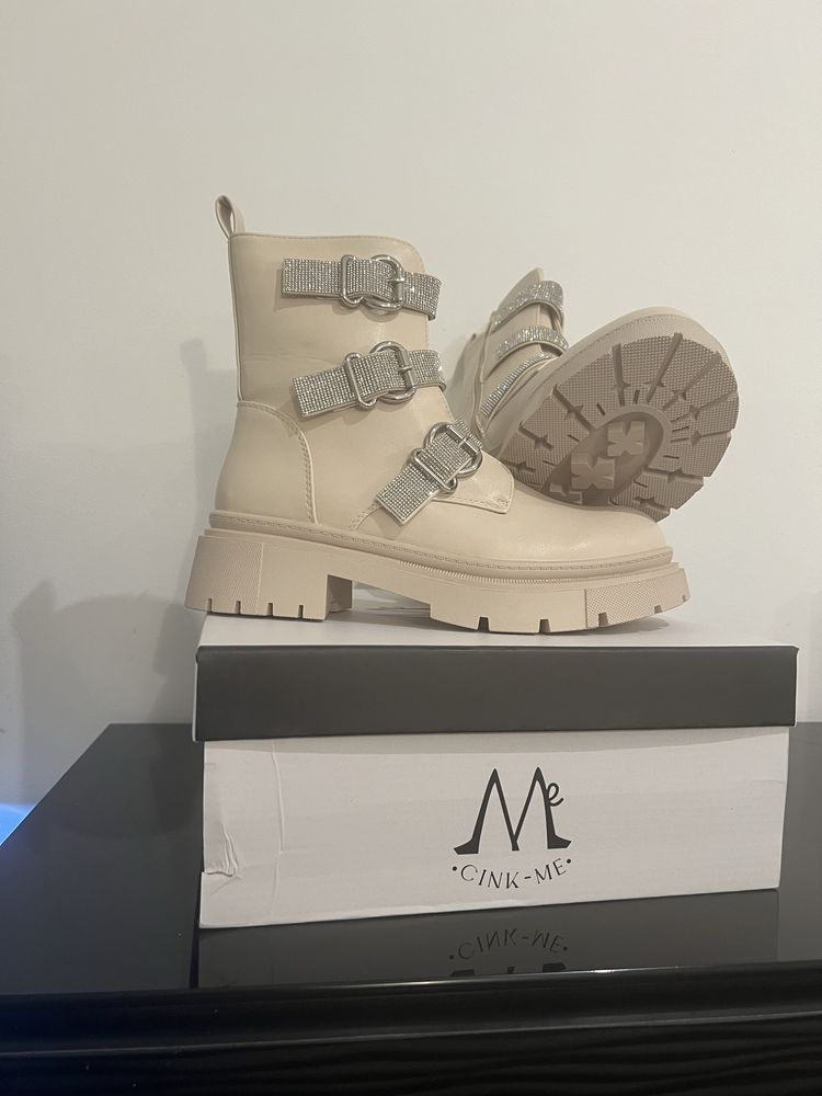 Botas Cink-me bege com brilhos