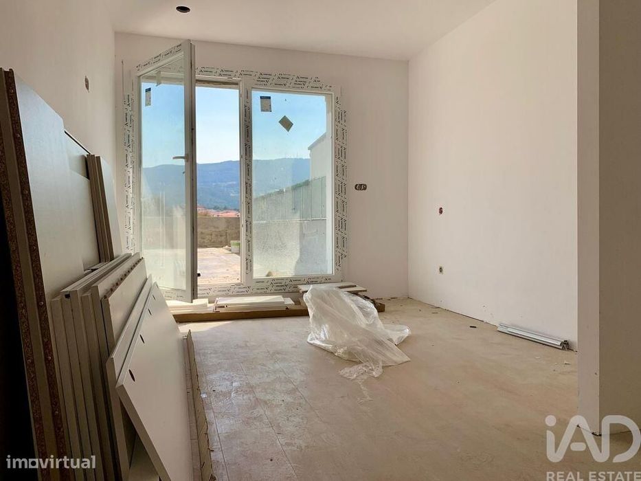 Apartamento T3 em Valença, Cristelo Covo e Arão de 96,00 m2