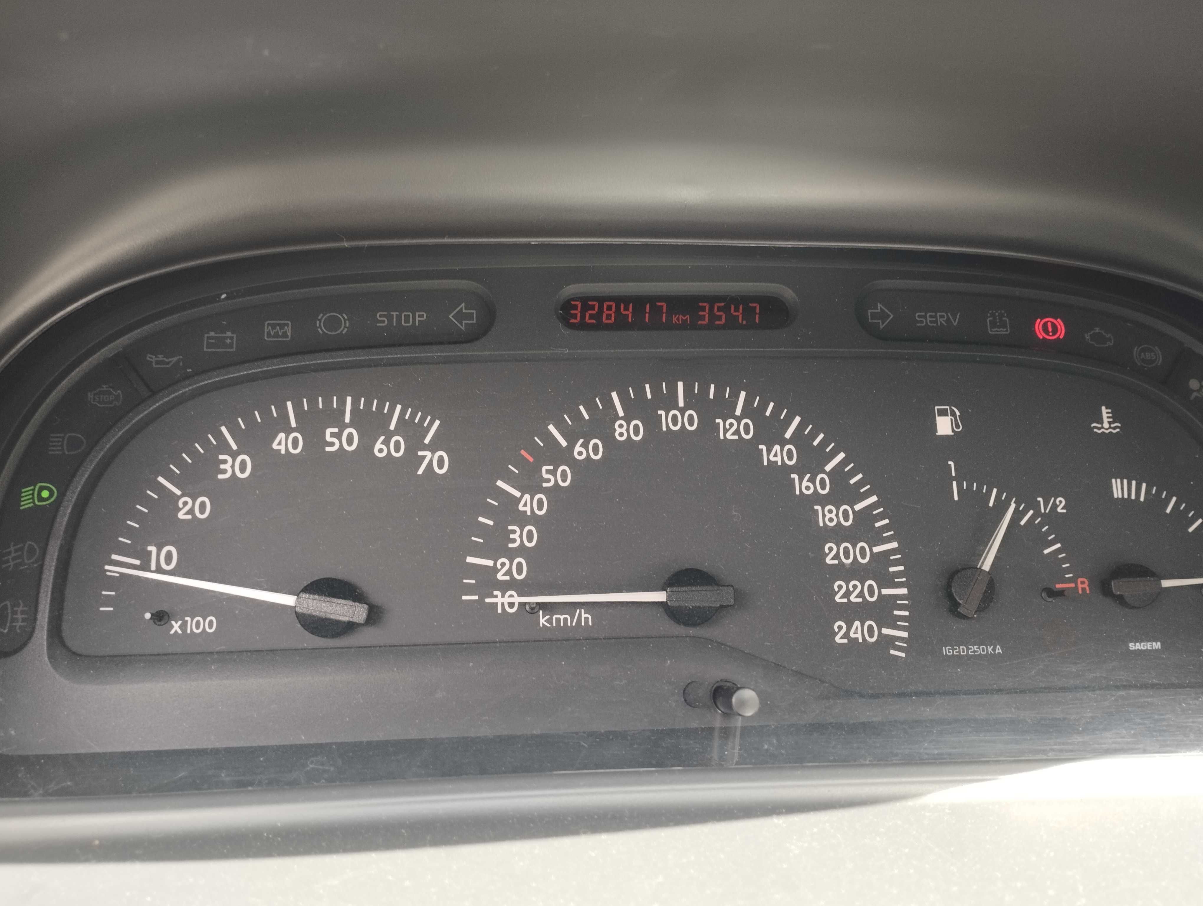 Renault Laguna 1,9 DTI drugiej takiej nie ma. 6000pln