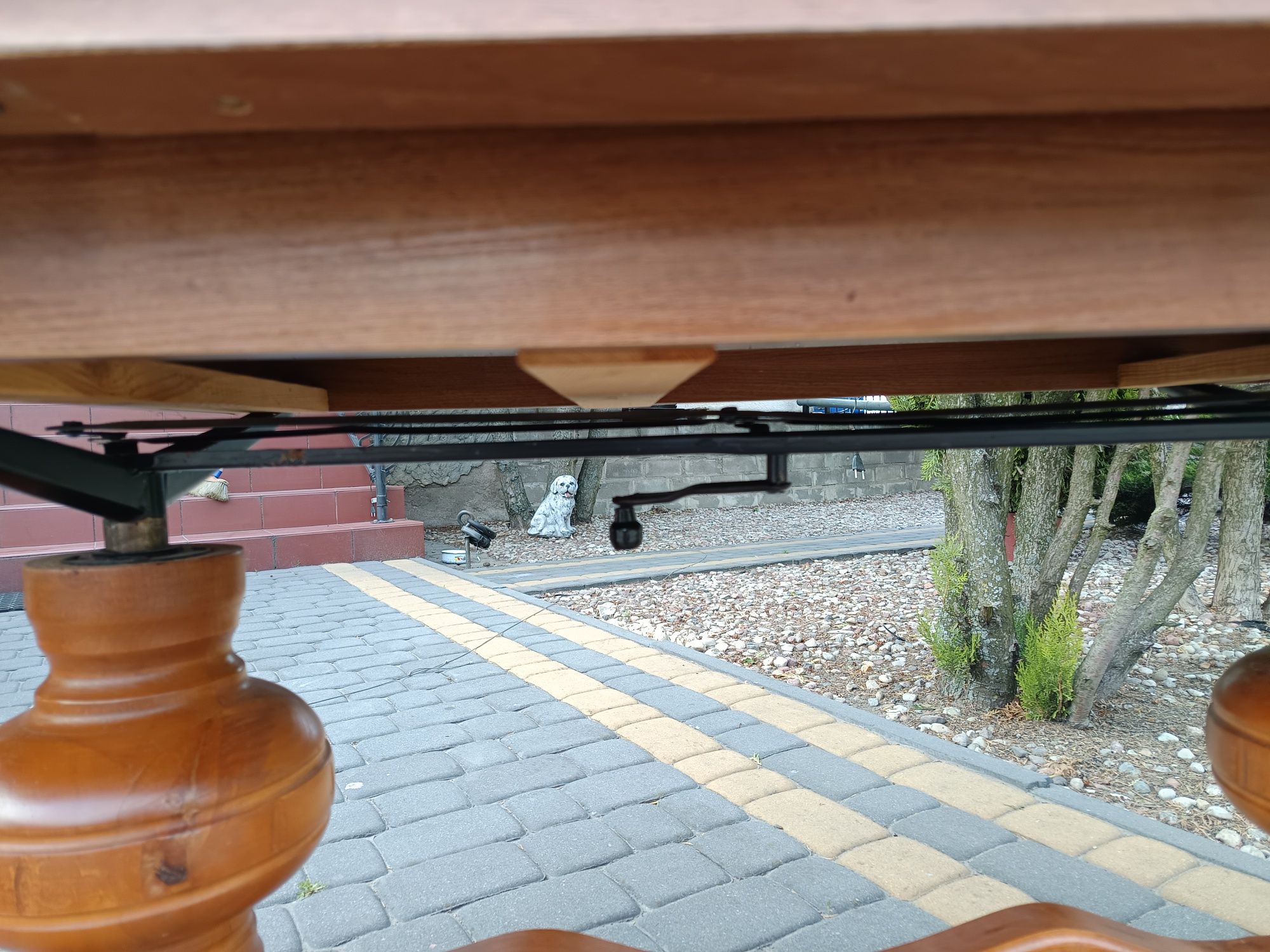 Rozkładana ława i podnoszona do góry