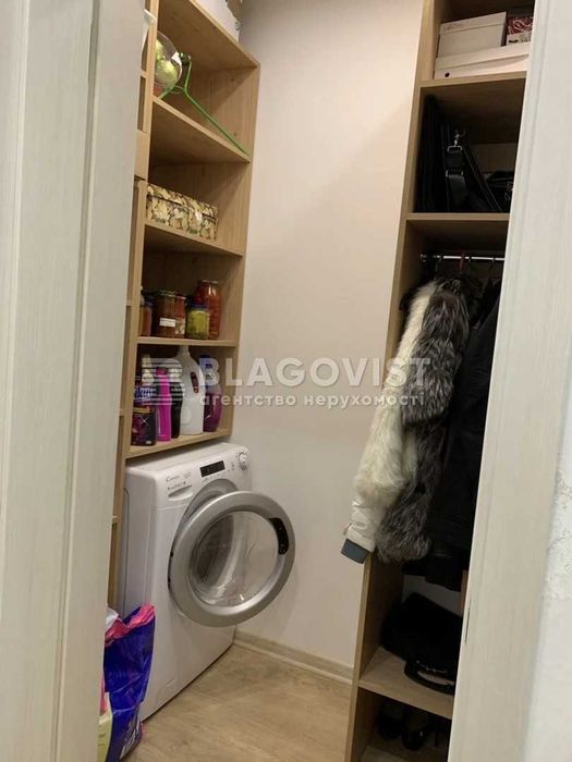 Продаж 2-к квартири 70м.кв. РЕМОНТ М.Лівобережна, Аболмасова, 4
