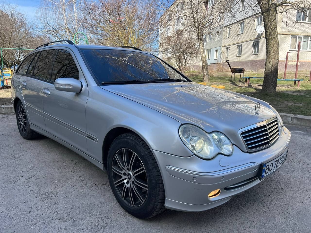 Продам Mercedes Benz W203 220 CDI
2003 рік 2.2 дизель 
Авто в доброму