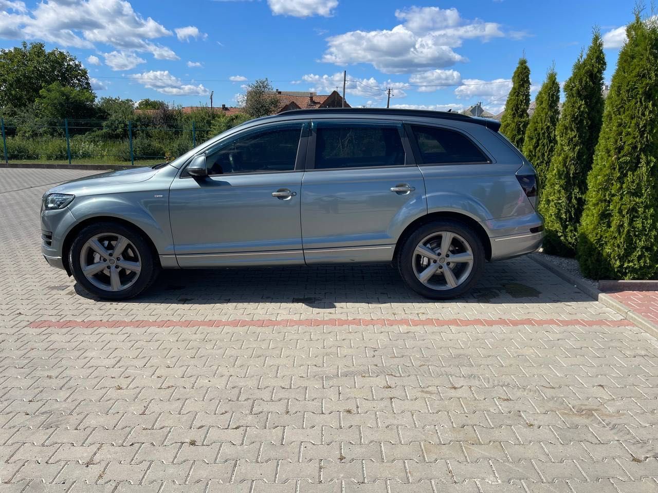 Продам АУДІ Q7...