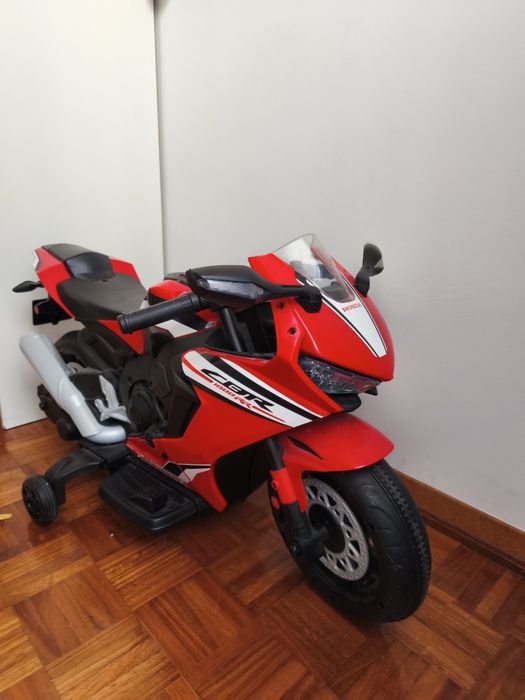 Mota elétrica de criança