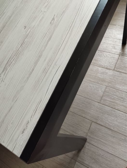 Продам стол кухонный