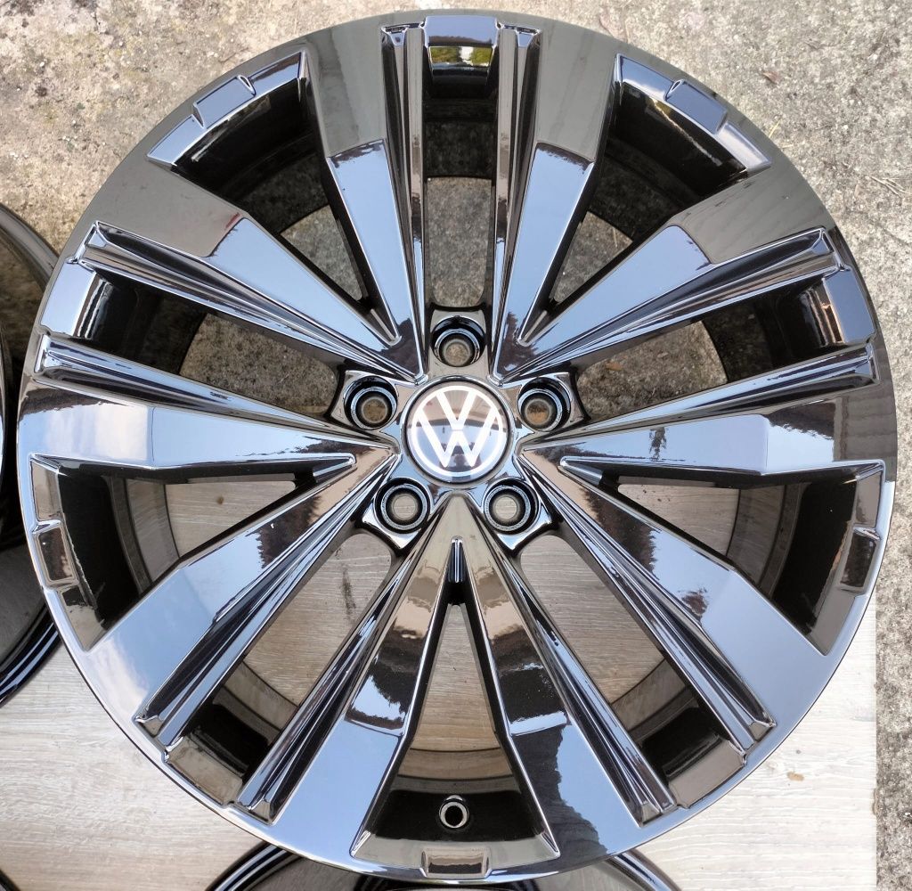 Felgi aluminiowe VW T5 T6 T7 Multivan Caravelle 8x20 ET43 5x120