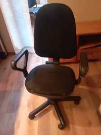 Fotel, krzesło obrotowe do biurka. Tapicerowane czarne