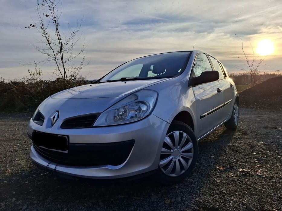 Renault Clio Renault Clio w pełni sprawny jeżdżący