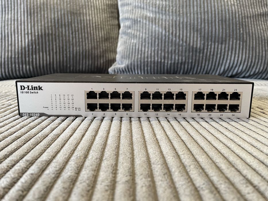 Swich serwerowy d-link des-1024D 24 porty