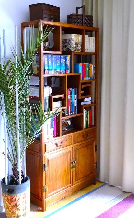 Indyjski kredens / witryna  w orientalnym stylu z salonu AlmiDecor