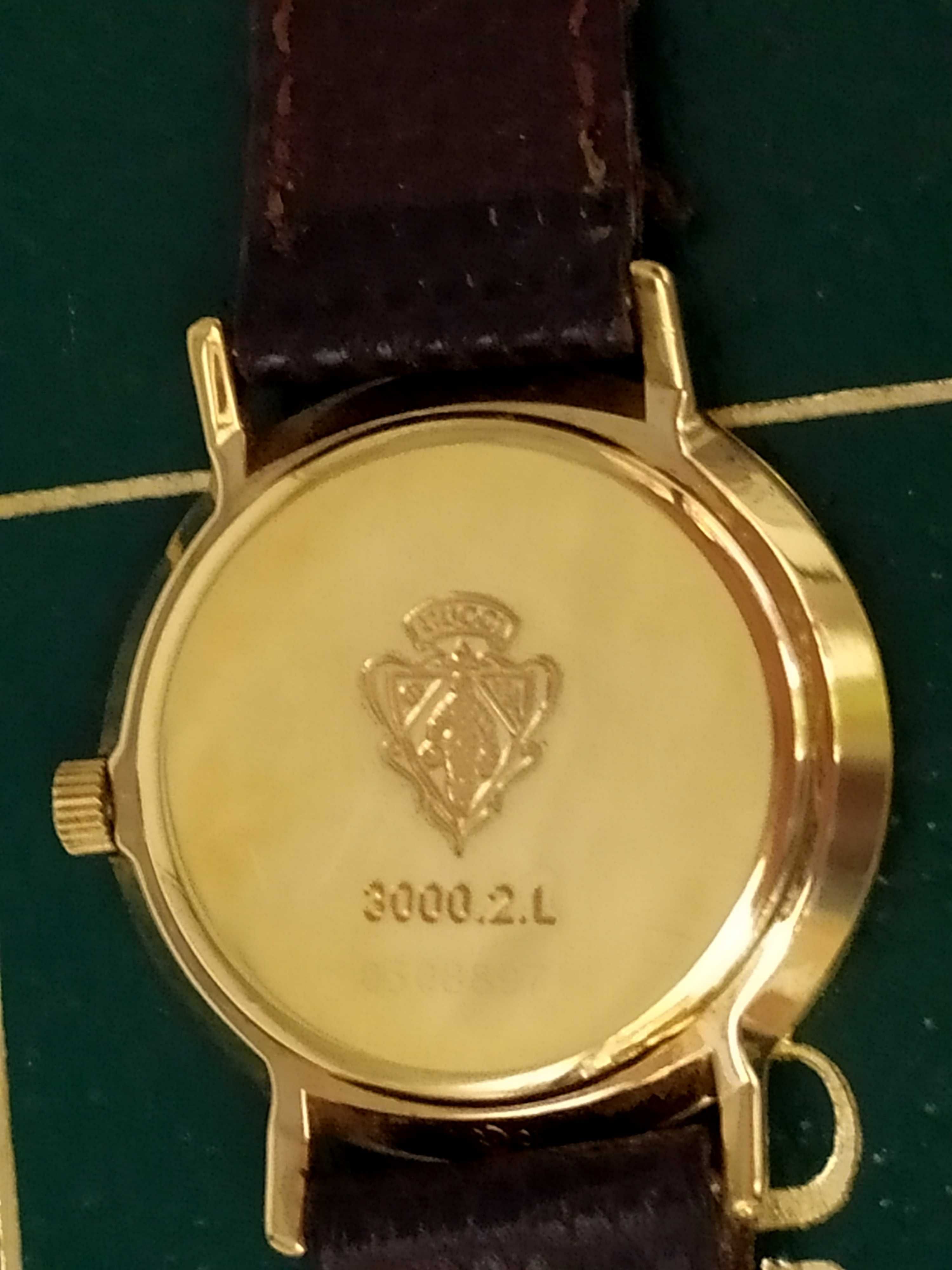 Relógio de senhora Gucci vintage 3000.2L