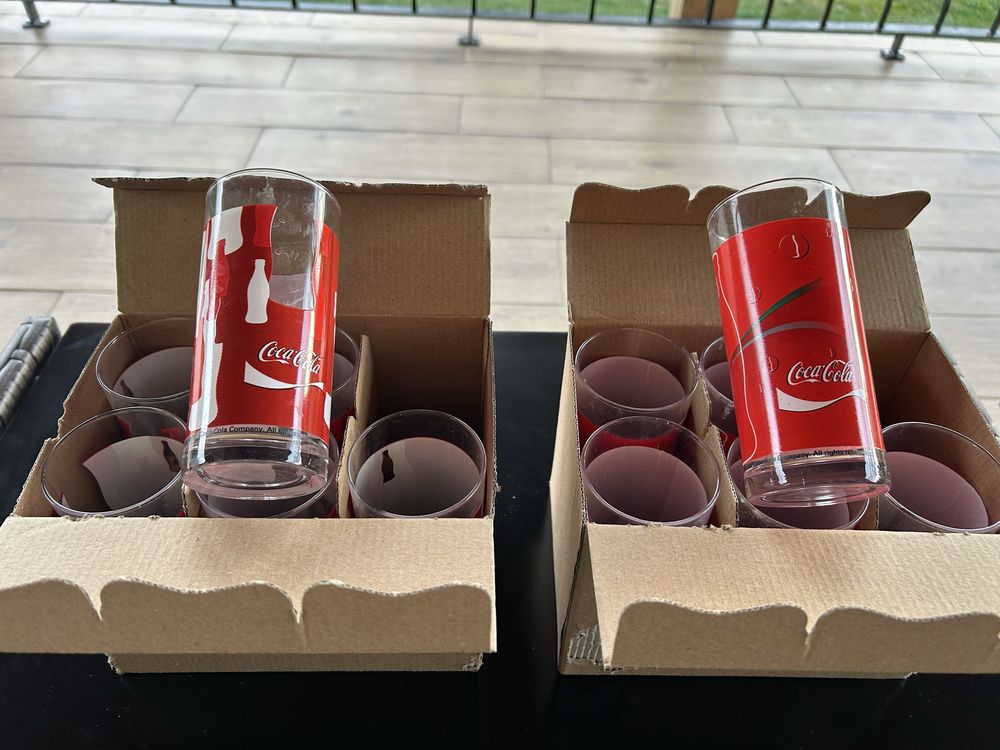 Szklanki coca-cola z roku 2003