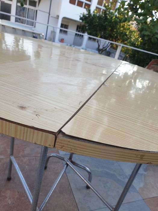 Mesa de refeição dobrável