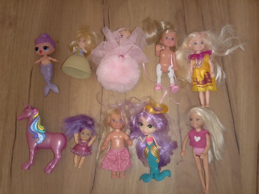 Barbie zestaw małych laleczek - cena za całość