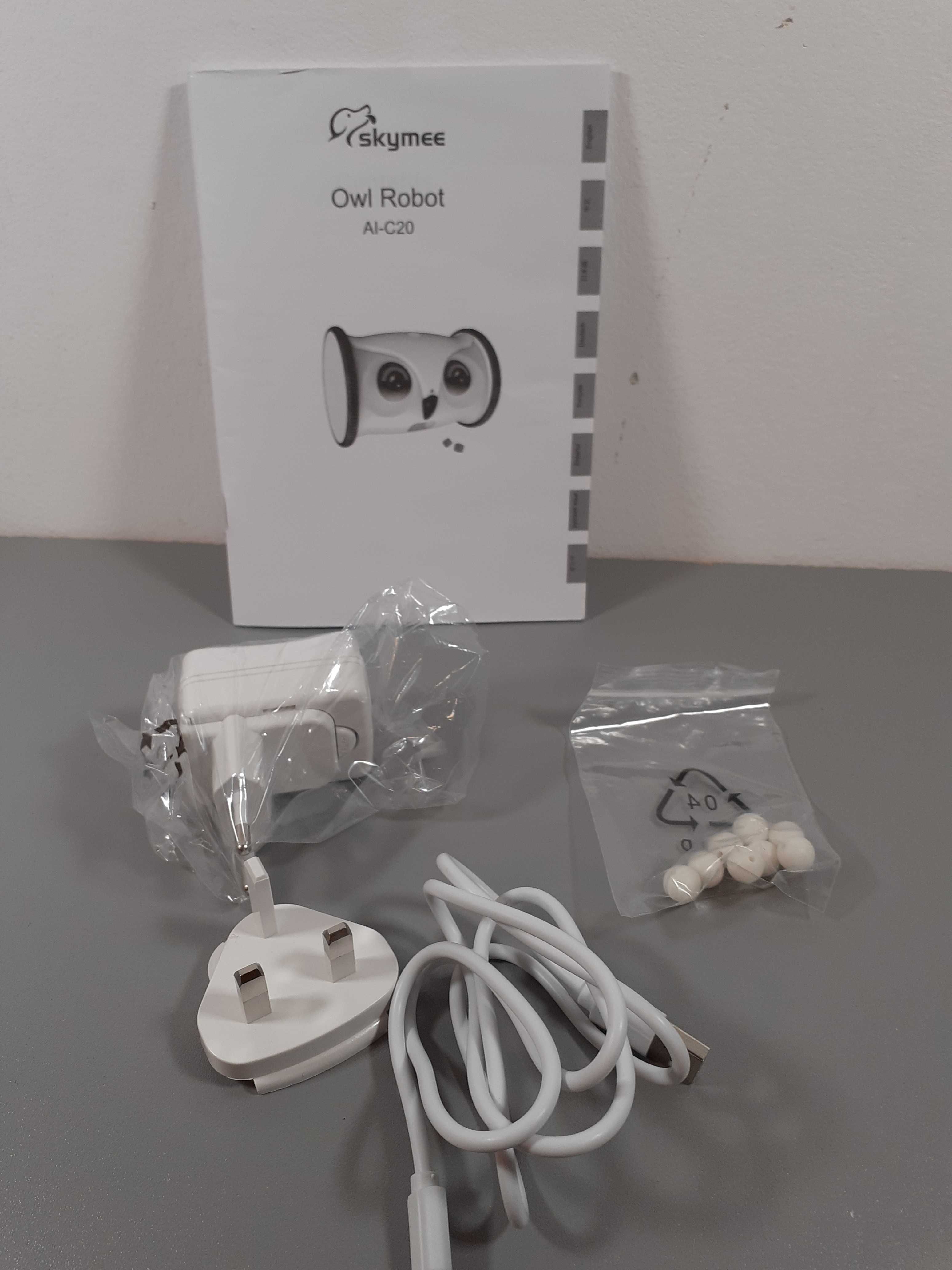 Skymee OWL Robot do towarzystwa i karmienia psów i kotów