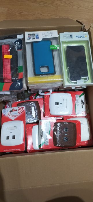 Etui, sluchawki i gniazda TV i RTV