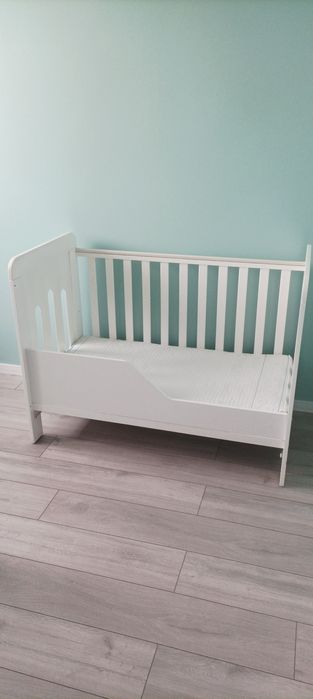 Łóżeczko dziecięce z materacem Hevea Baby i szufladą 120x60
