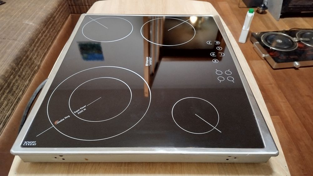 Продам Електричну варильну поверхню Hotpoint Ariston KBT 6124 D IX/HA