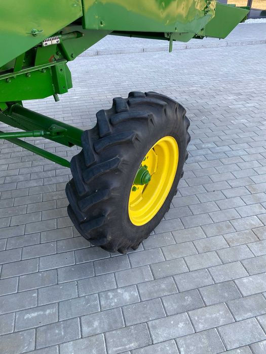 Комбайн John Deere 1072