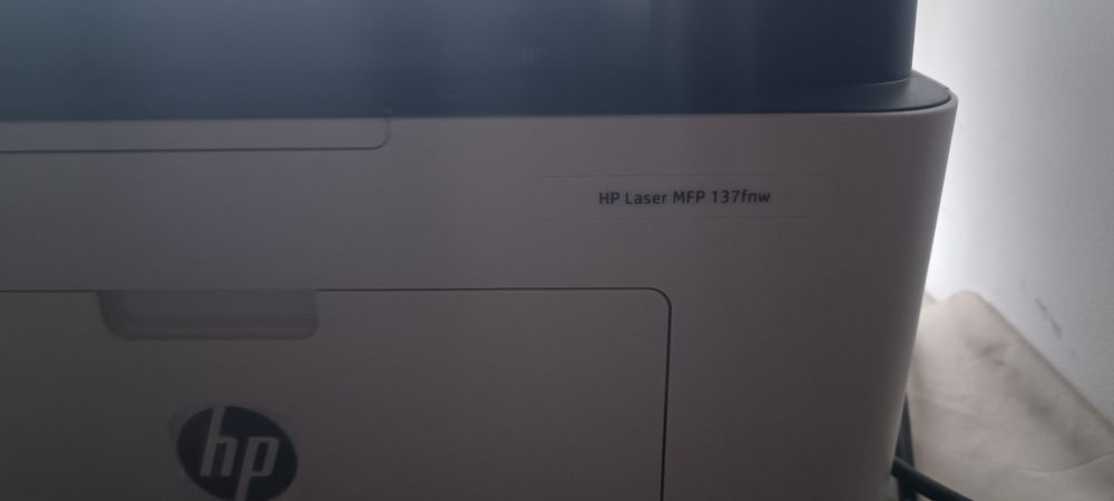 Продам принтер HP Laser mfp 137 fnw