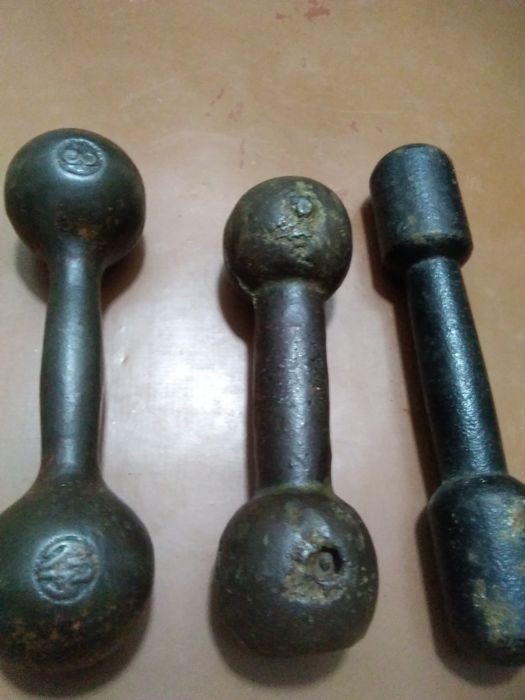 Гантели по 3 кг  разной формы