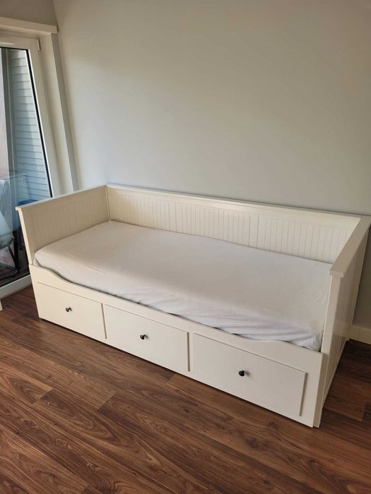 Cama HEMNES IKEA individual / dupla com gavetas