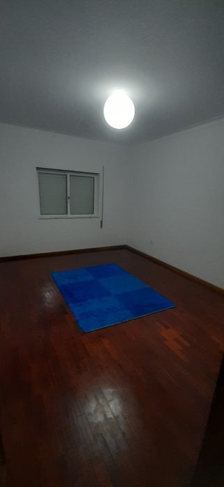 Alugo apartamento T3