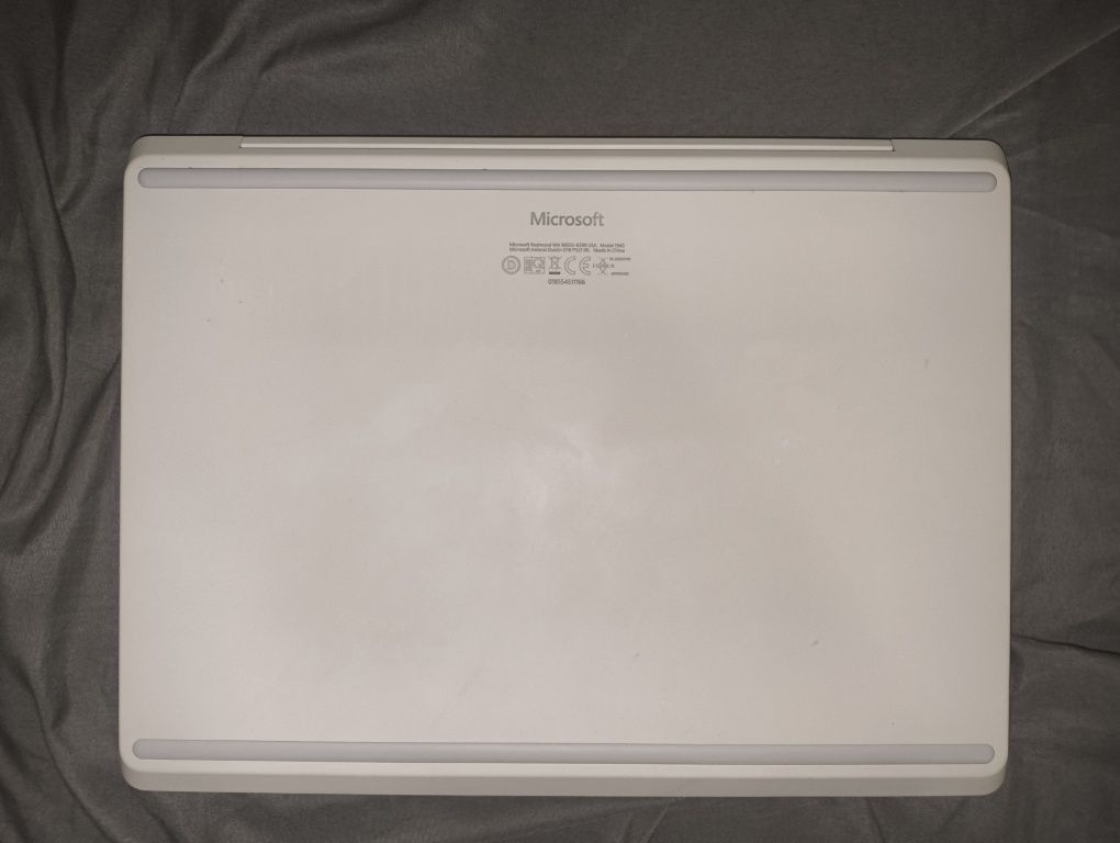 Microsoft Surface Laptop Go 12.4"