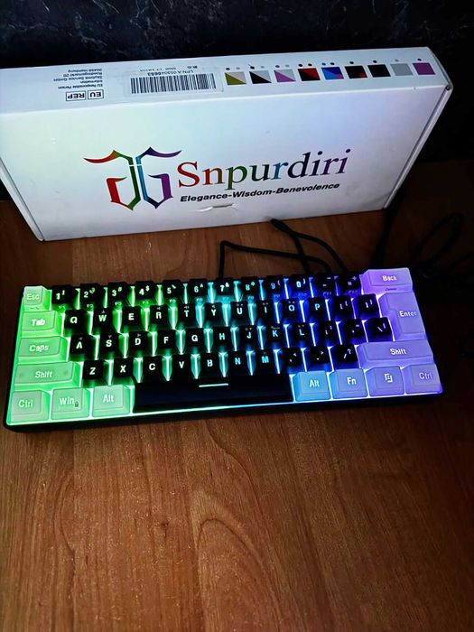 Snpurdiri V800 дротова ігрова клавіатура Міні-клавіатура зі RGB. СТОК.