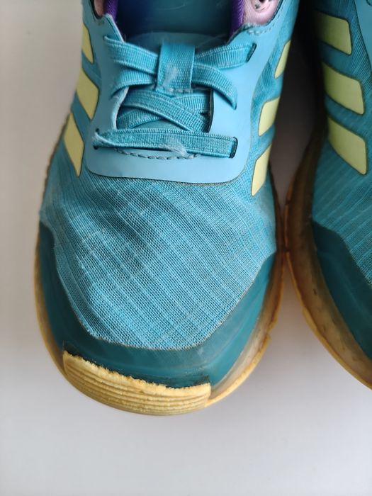 Tênis Adidas edição Lego