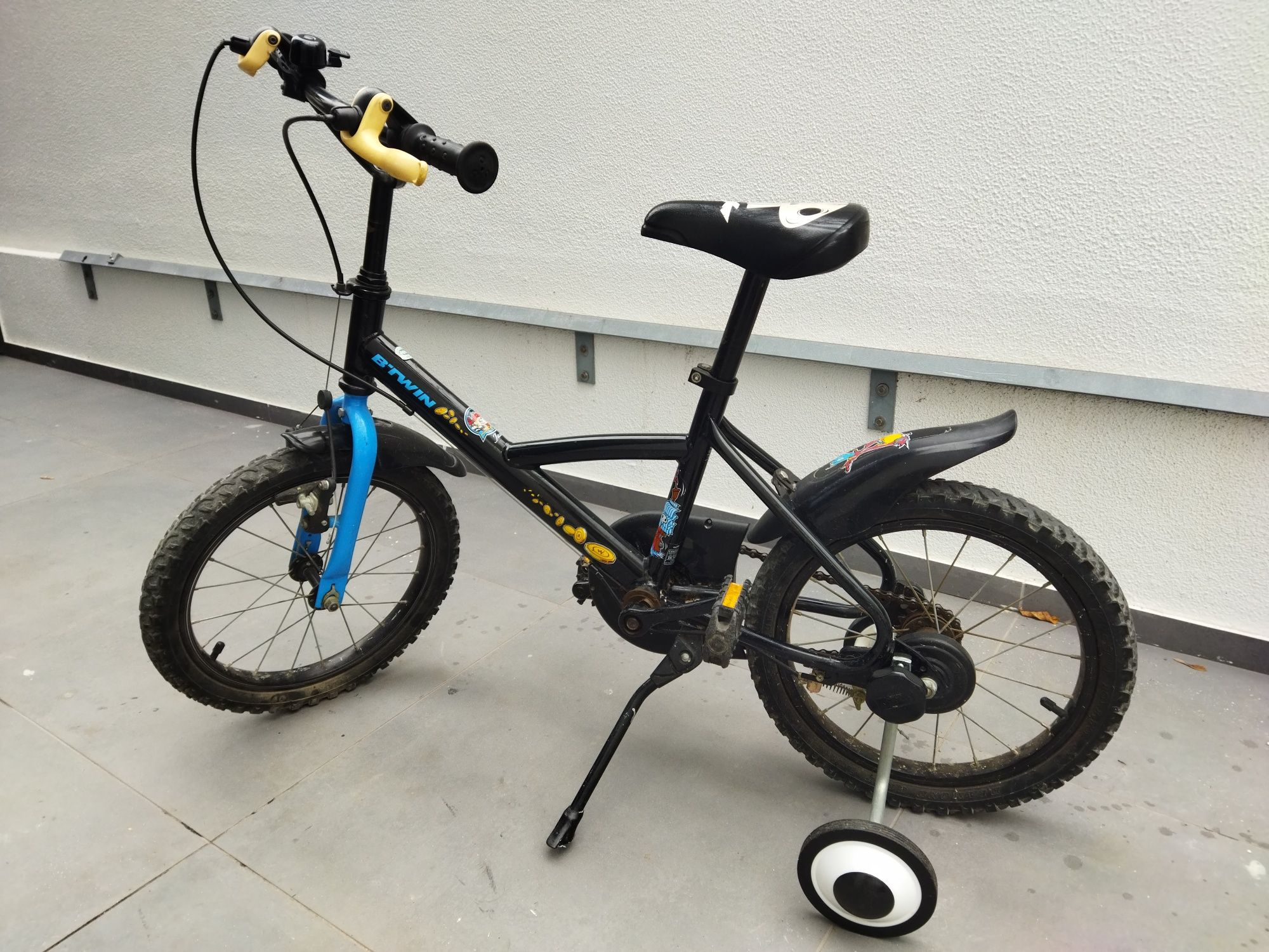 Bicicleta BTWIN roda 16 com rodinhas