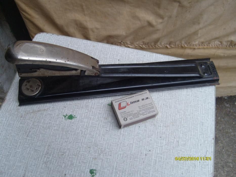 Zszywacz metalowy z lat 80-tych. PRL. Starocie. Antyk